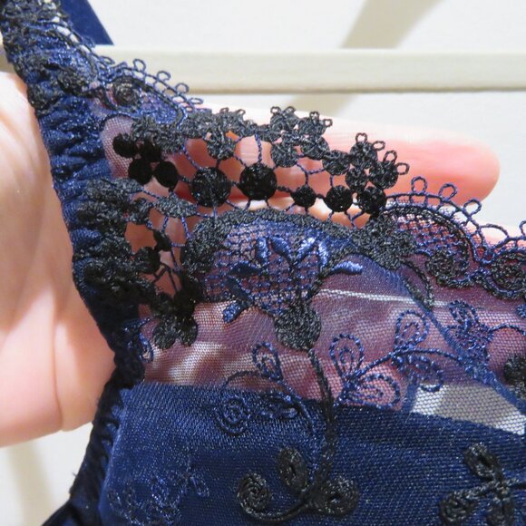 SIMONE PERELE Wish Push Up Plunge Bra in Night Blue Lace - Size 34A NWT - Picture 5 of 15